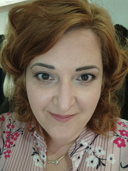 �gnes, 44 �ves t�rskeres� n�, Budapest