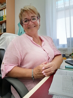 Eszter, 61 �ves t�rskeres� n�, Budapest