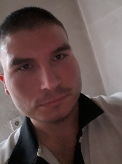 Kriszti�n, 30 �ves t�rskeres� f�rfi, Kaba