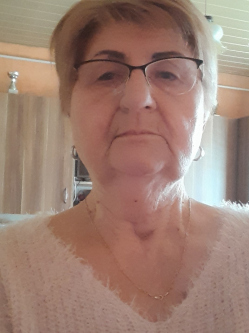 R�zsa, 76 �ves t�rskeres� n�, Domb�v�r