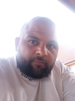 Csaba, 32 �ves t�rskeres� f�rfi, Karancss�g