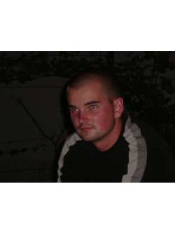Hunor, 41 �ves t�rskeres� f�rfi, T�tkoml�s