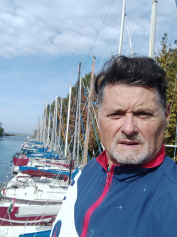 Tivadar, 73 �ves t�rskeres� f�rfi, Fony�d