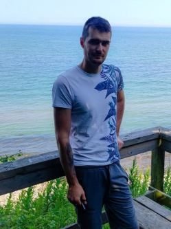 Gell�rt, 31 �ves t�rskeres� f�rfi, Szolnok