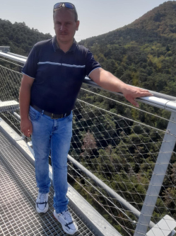 Adam, 33 �ves t�rskeres� f�rfi, Kemecse