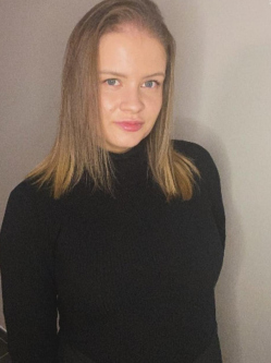 M�ria, 22 �ves t�rskeres� n�, Salg�tarj�n