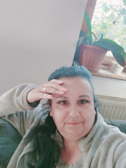 Melinda, 52 �ves t�rskeres� n�, K�sz�rhegy