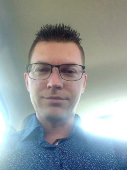 G�bor, 34 �ves t�rskeres� f�rfi, �jk�gy�s
