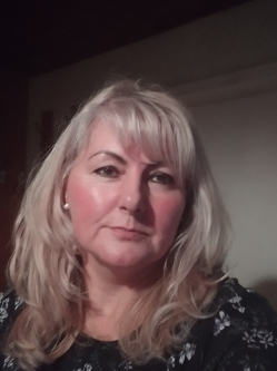 Zsuzsanna, 61 �ves t�rskeres� n�, Hossz�pereszteg