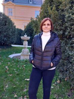 Anik�, 53 �ves t�rskeres� n�, Szeghalom