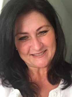 Alexandra, 59 �ves t�rskeres� n�, Zalaegerszeg