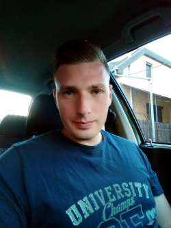 Bal�zs, 32 �ves t�rskeres� f�rfi, Ny�rb�tor