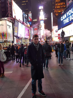 Tibi, 28 �ves t�rskeres� f�rfi, Iv�ncsa
