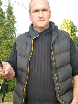 Tibi, 53 �ves t�rskeres� f�rfi, Hidegk�t