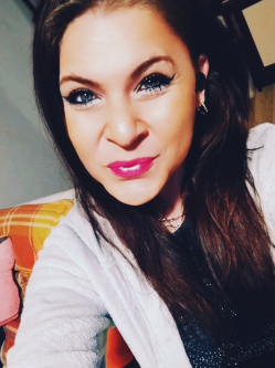 Alexandra, 36 �ves t�rskeres� n�, Nagyat�d