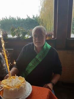 Csaba, 68 �ves t�rskeres� f�rfi, Kemence