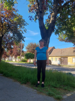 Anik�, 58 �ves t�rskeres� n�, V�c