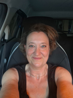 Katalin, 53 �ves t�rskeres� n�, Budapest