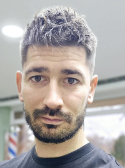 Martin, 34 �ves t�rskeres� f�rfi, T�alm�s