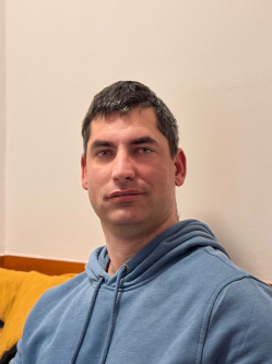 Albert, 35 �ves t�rskeres� f�rfi, Inke