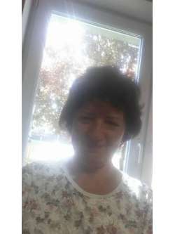 Sziszi, 68 �ves t�rskeres� n�, Mikep�rcs