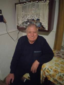 L�szl�, 76 �ves hajm�sk�ri t�rskeres� f�rfi