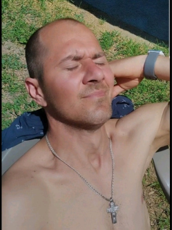 L�szl�, 34 �ves t�rskeres� f�rfi, T�pi�szecs�