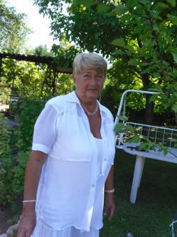 Kati, 72 �ves t�rskeres� n�, Budapest