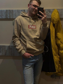 Zsolt, 22 �ves t�rskeres� f�rfi, B�k�scsaba