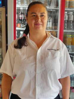 Anita, 46 �ves t�rskeres� n�, Mez�k�vesd