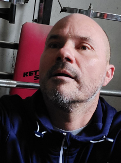 Tibor, 55 �ves t�rskeres� f�rfi, Als�-Ausztria