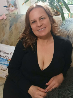 Krisztina, 49 �ves t�rskeres� n�, P�terv�s�ra