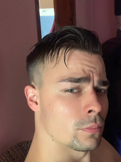J�zsef, 26 �ves t�rskeres� f�rfi, Orosh�za