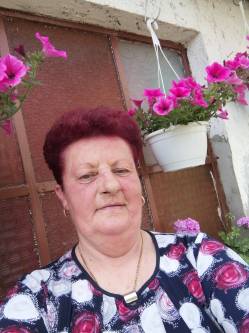 Julika, 66 �ves t�rskeres� n�, J�ke