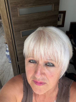 R�zsa, 64 �ves t�rskeres� n�, Sz�zhalombatta