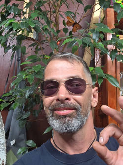 Tam�s, 45 �ves t�rskeres� f�rfi, Mez�k�vesd