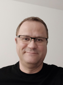 Attila, 53 �ves t�rskeres� f�rfi, Miskolc