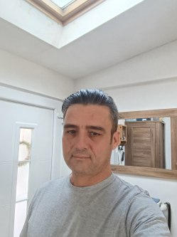 Attila 20, 48 �ves t�rskeres� f�rfi, Budapest
