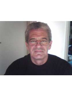 Szab� �csi, 72 �ves s�rkereszt�ri t�rskeres� f�rfi