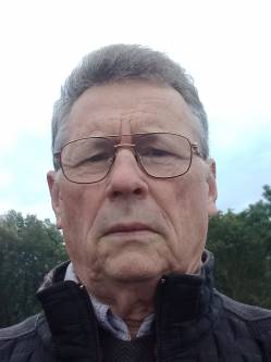 Andras, 72 éves társkereső férfi, Csengőd