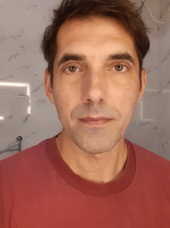 Robert, 49 �ves kiskunf�legyh�zi t�rskeres� f�rfi