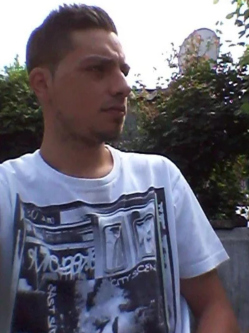 J�nos, 24 �ves t�rskeres� f�rfi, P�cs