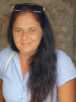 Angel, 44 �ves t�rskeres� n�, �rd
