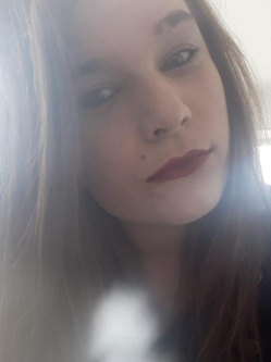J�lia, 21 �ves t�rskeres� n�, Kaposv�r
