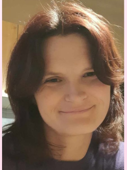 Gabriella, 43 �ves t�rskeres� n�, Ny�rb�tor