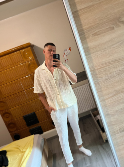 Olivér, 28 éves társkereső férfi, Püski