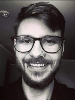 Domi, 25 �ves t�rskeres� f�rfi, Pilisszentl�szl�