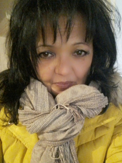 Erika, 62 �ves t�rskeres� n�, Szolnok