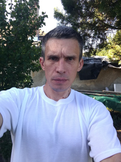 G�bor, 49 �ves t�rskeres� f�rfi, Gy�ngy�s