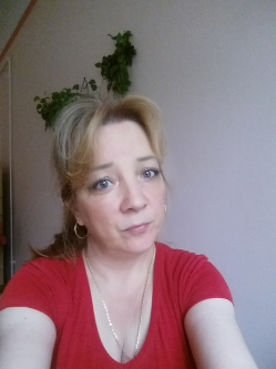 Ildik�, 56 �ves t�rskeres� n�, Budapest